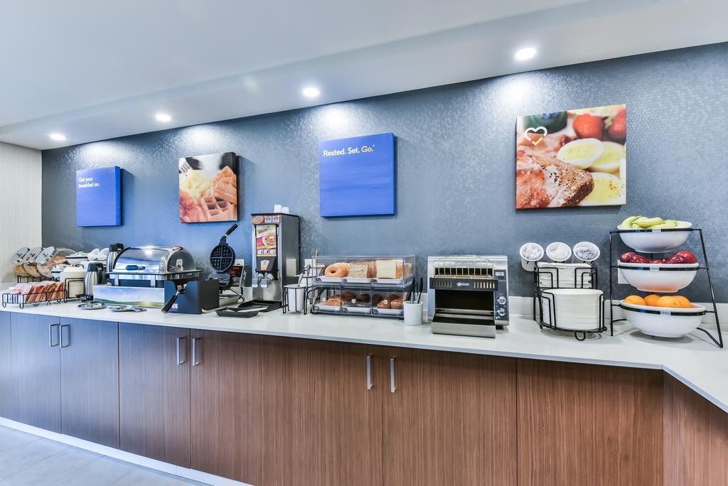 Comfort Inn Airport Dorval Exterior foto