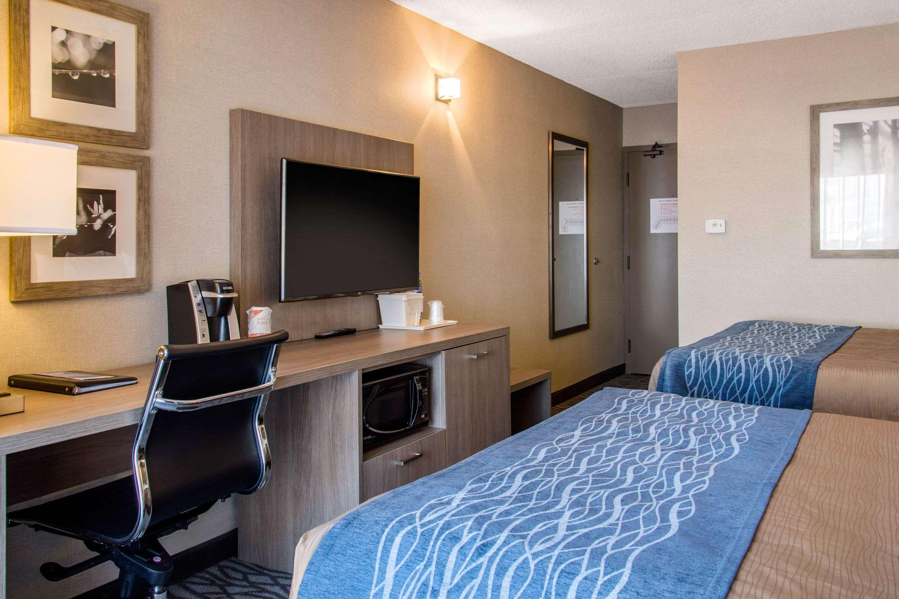 Comfort Inn Airport Dorval Exterior foto